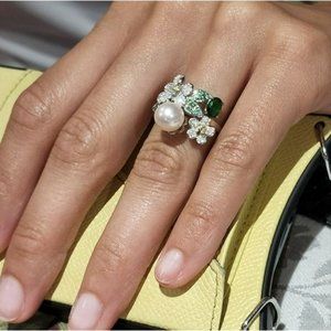 925S Genuine Freshwater Pearl Adjustable Ring With Flowers And‎ Green Gemstone